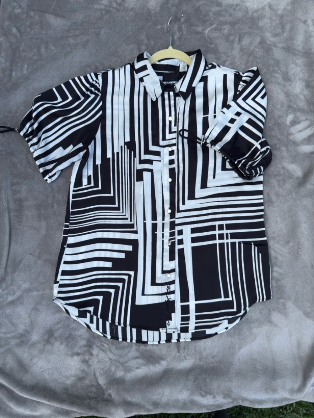 Karl Lagerfeld Black and White Geometric Button-Down Shirt